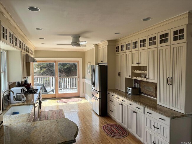 860 Ocean View Walk