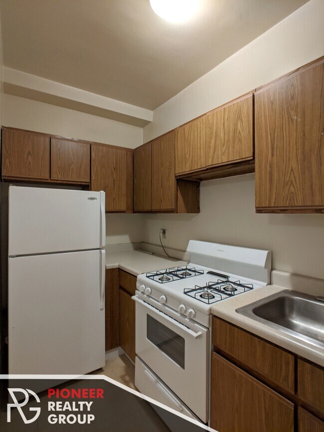 Photo - 522 W Briar Pl Unit 540-3D