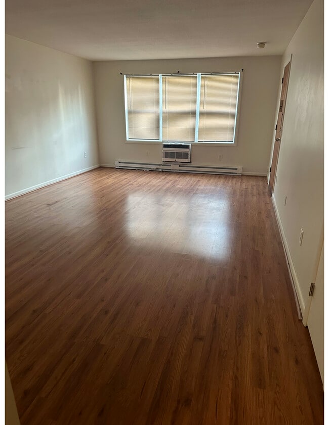Photo - 1539 Allen St Unit Country Squire Apartments