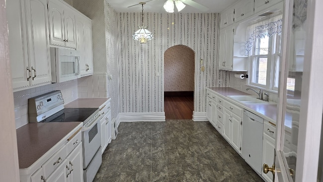 Photo - 2327 N 1500 Rd