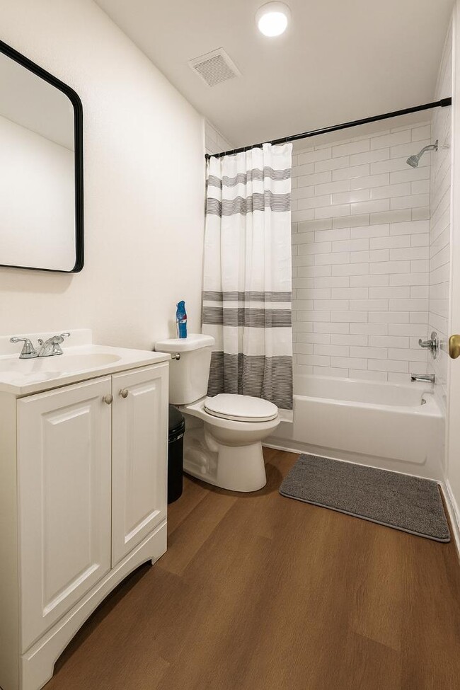 Photo - 1895 Ave H NW