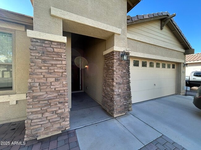 Photo - 2747 E Clifton Ave