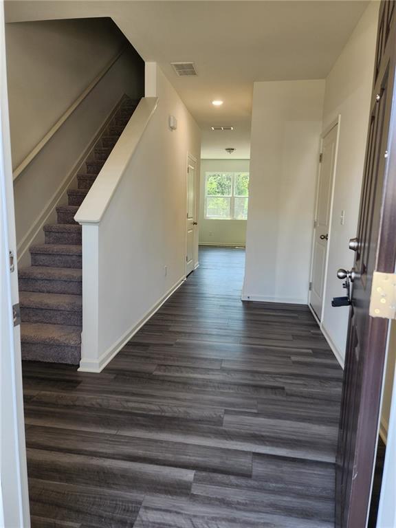 Photo - 184 Swindon Dr