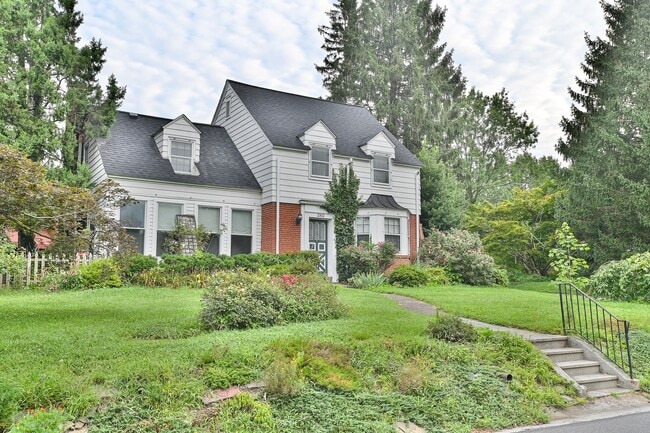 Photo - Beautiful Single Family in Bellevue Park