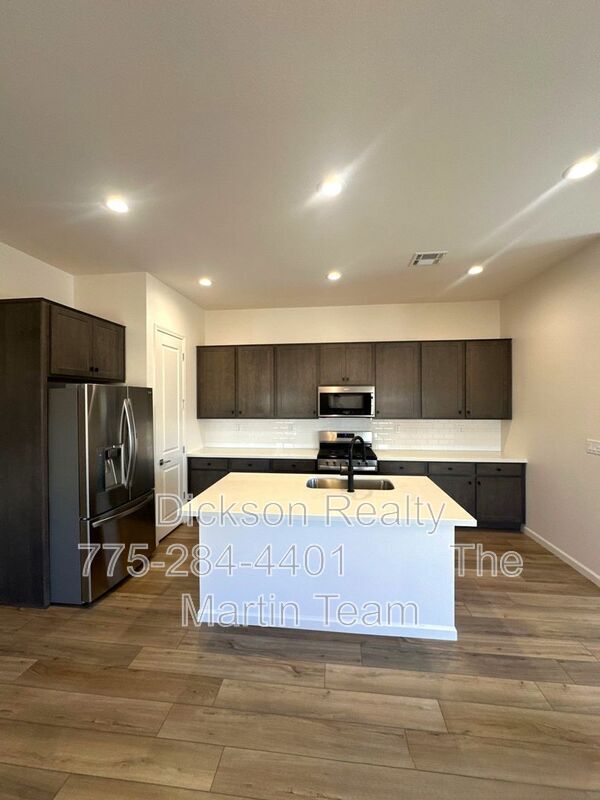 Photo - 2494 Metolius Dr