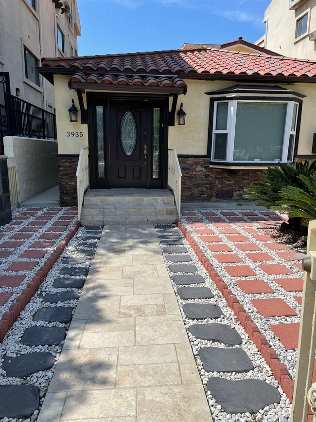 Photo - 3935 Inglewood Blvd