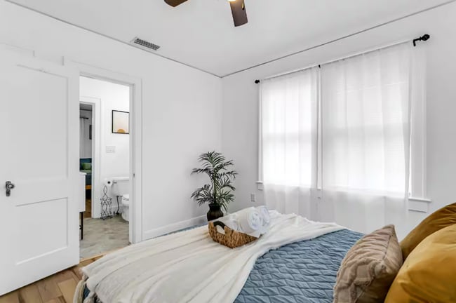 Photo - Furnished 2-Bedroom Corner Lot Home in Old...