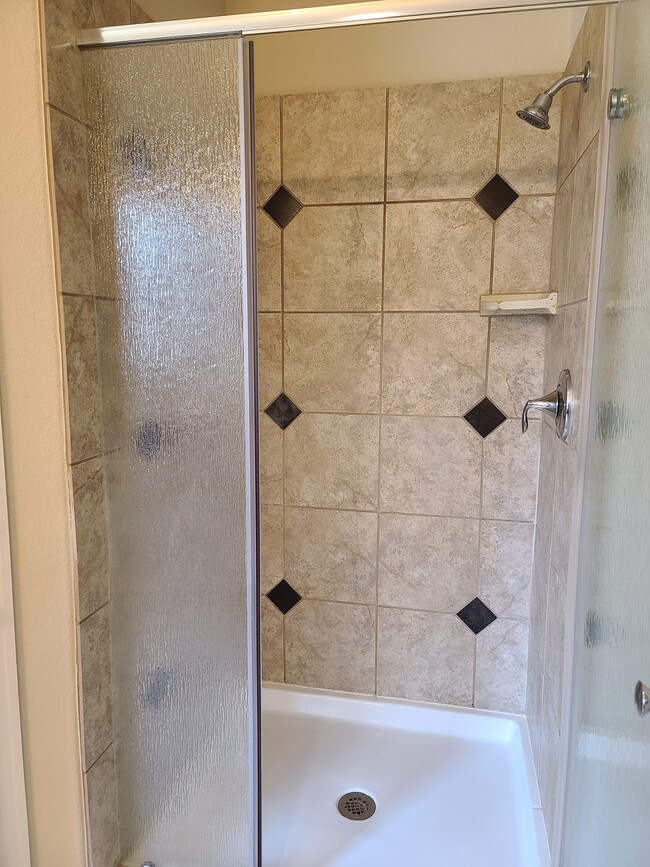 Photo - 218 Simmons Dr