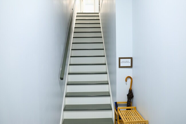 Photo - 32 S 53rd St Unit Modern PHL Apartment