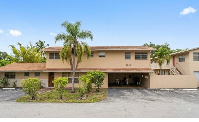 Building Photo - 1000 SW 16th Ave Unit B