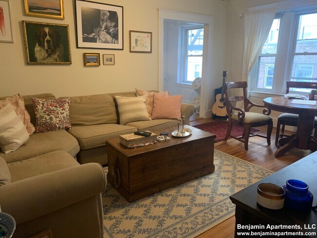 Building Photo - 1619 Commonwealth Ave Unit 3