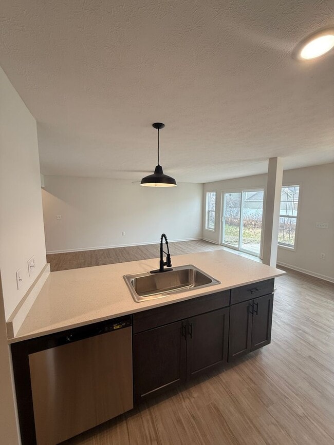 Photo - 65 Arthurian Way