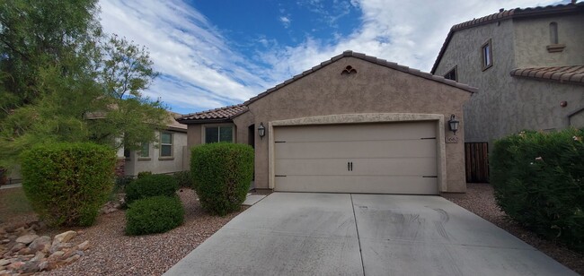 Building Photo - Spacious 3 bed/2 bath in the sought-after community of Gilbert
