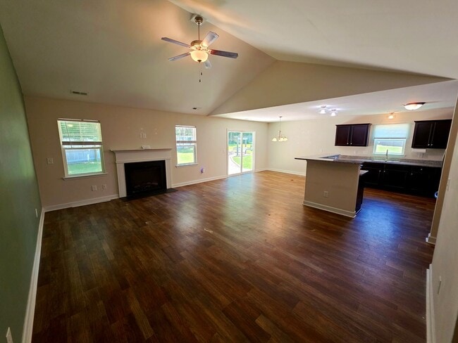 Photo - 3 Bedroom 2 BA Justice Ridge