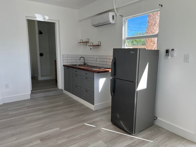 Photo - 320 Blue Heron Blvd