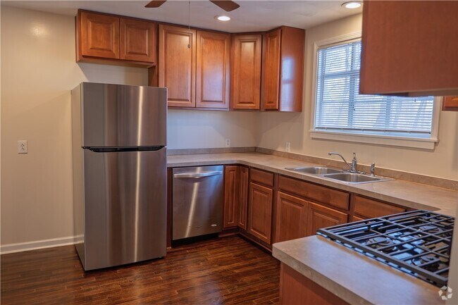 Building Photo - 681 Whitney Road West Rental