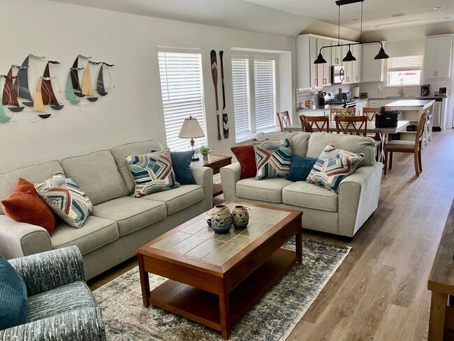 Photo - 177 James Caird Dr