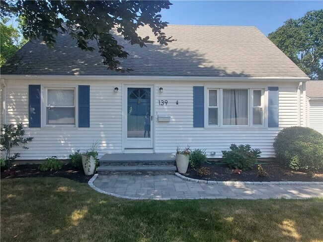 139 Coggeshall Ave
