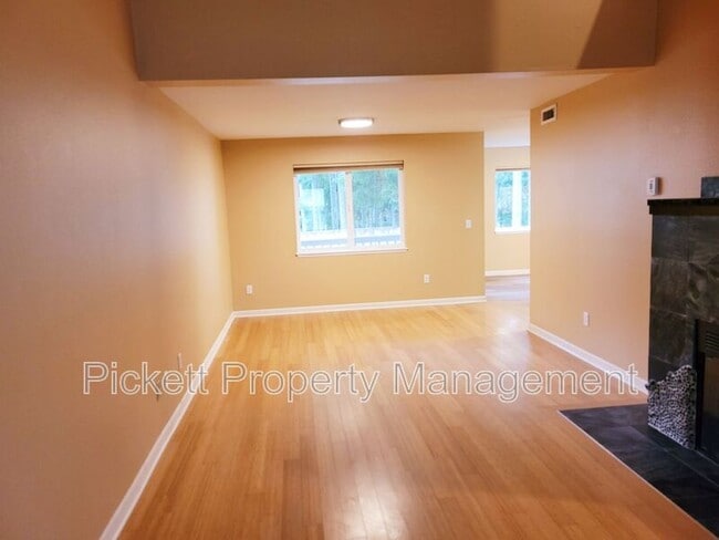 Photo - 1300 NW Slate Ln