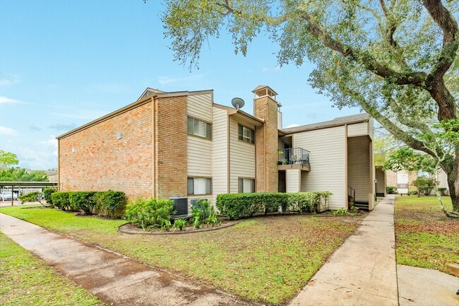 Photo - 7128 N Holiday Dr