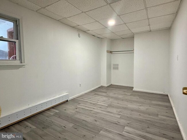 Photo - 1300 Main St