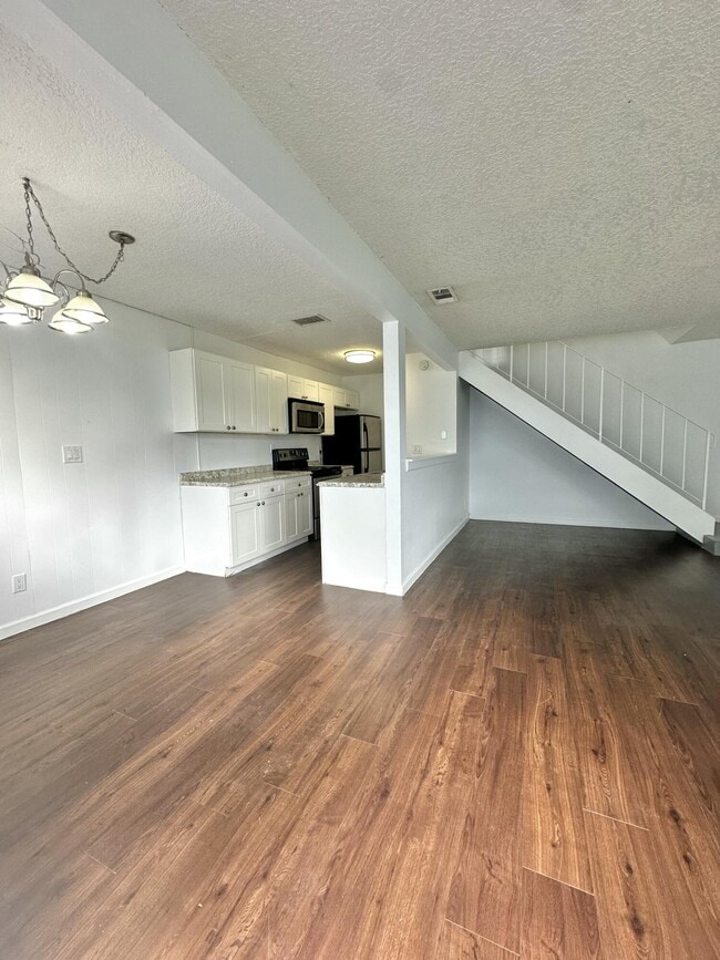 Photo - 108 E Tiffany Dr Unit 2