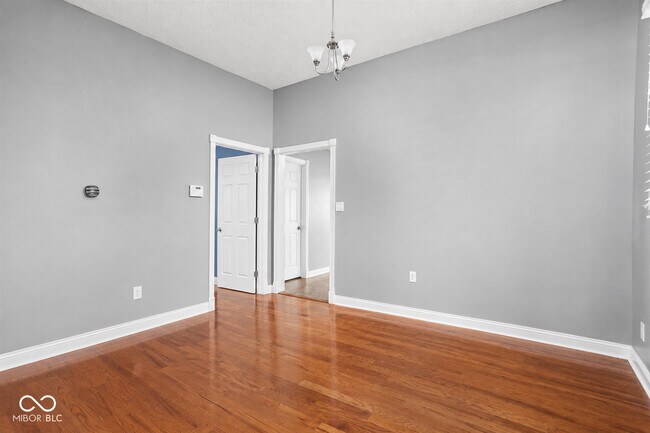Photo - 1124 Evison St