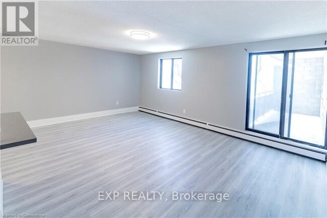 Photo - 4422 Huron St