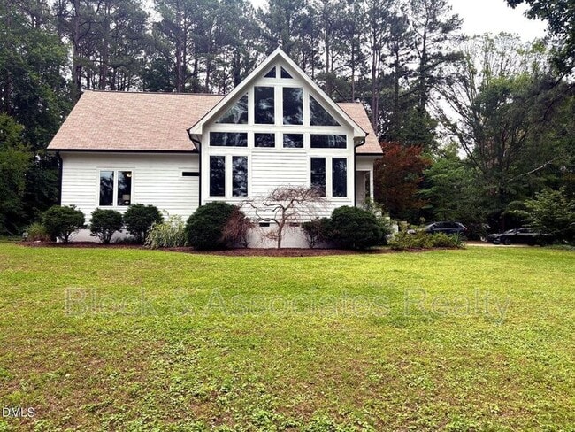 Building Photo - 2200 Kilburn Rd