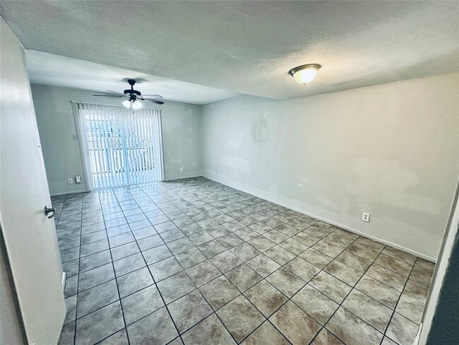 Photo - 3822 Southway Dr