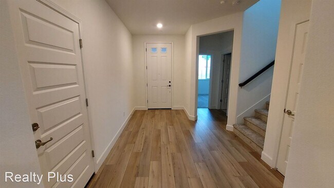 Photo - 4 br, 3 bath House - 6144 Waddington Way