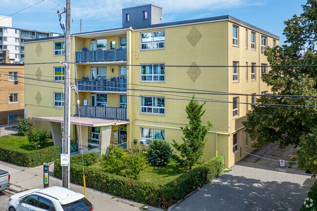 Building Photo - 2355 Lake Shore Blvd W