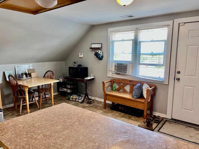 Photo - 410 Eureka Ave SE Unit #2