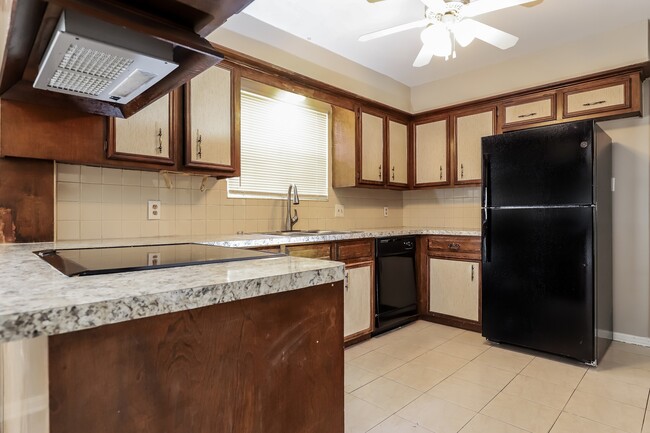 Photo - 1707 Corral Dr