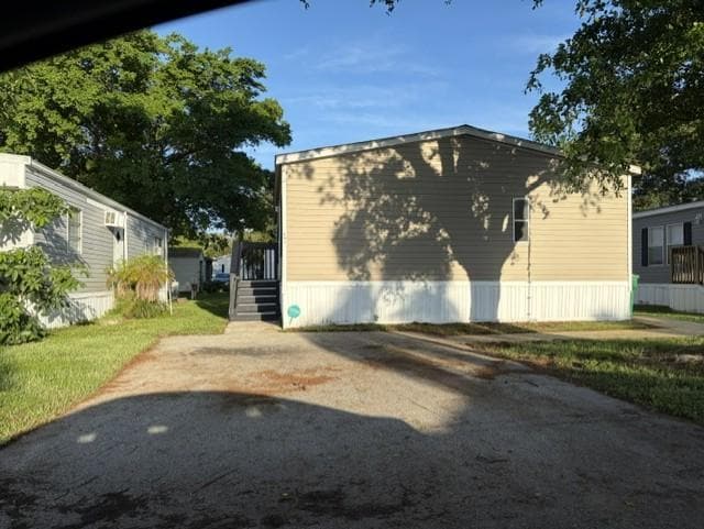 Building Photo - 461 SW 135th Ave