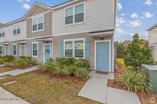Building Photo - 555 Running Wds St Rental