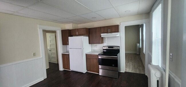 Building Photo - 2583 Main St Unit First floor