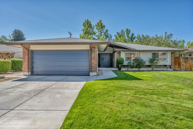 Building Photo - 1490 Foster Dr