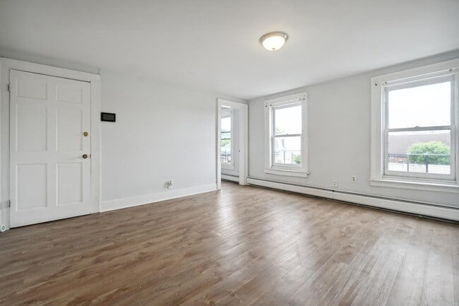 99 Monticello Ave Unit 3