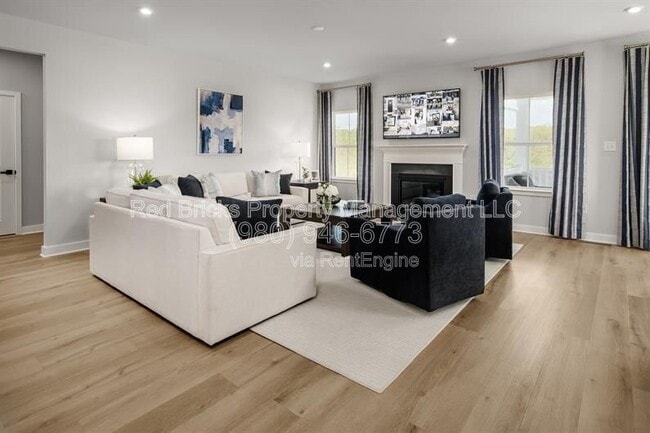 Photo - 1824 Giana Ln