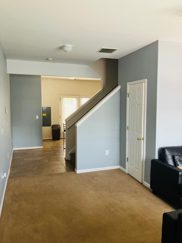 Photo - 118 University Village Dr