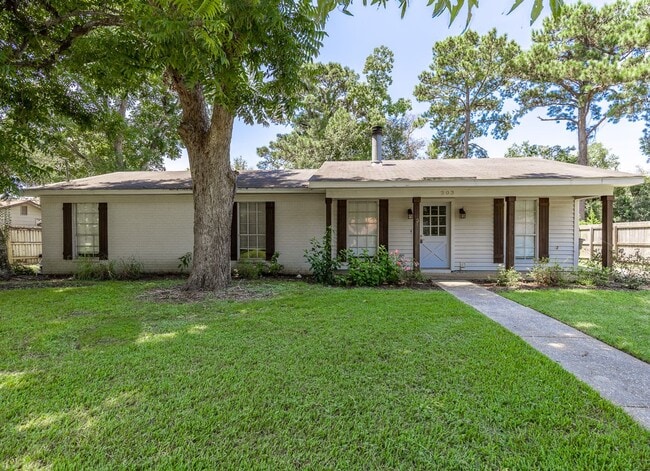 Building Photo - 3 Bedroom, 2 bathroom in Fairhope Availabl... Rental