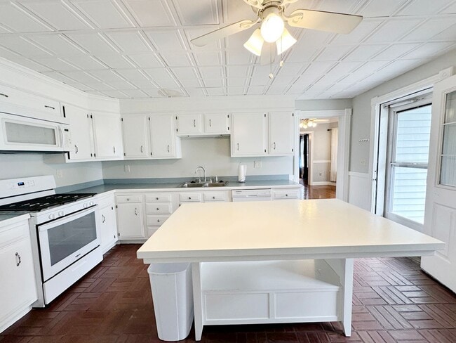 Photo - Beautiful 3 BR 1.5 BA Leominster SFH