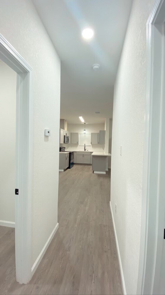 Photo - 9719 Pelsey St