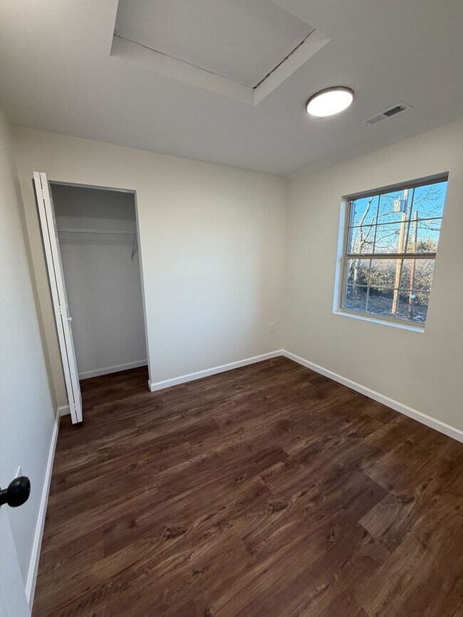 Photo - 2080 E 5th Ave Unidad H