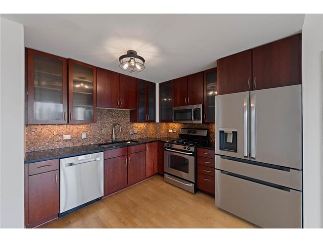 Photo - 929 Portland Ave Unidad 1202