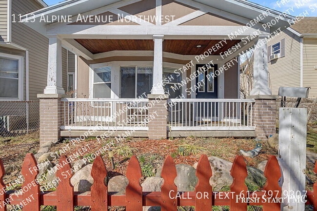 Photo - 1113 Alpine Ave NW