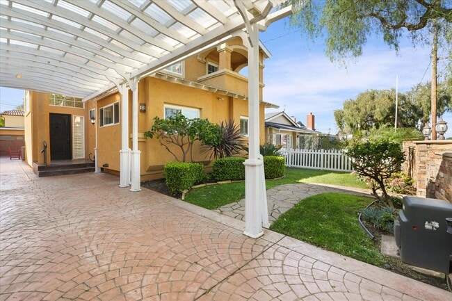 Photo - 24427 Ward St