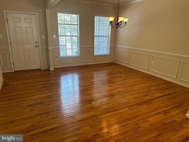 Photo - 727 Walnut Ave