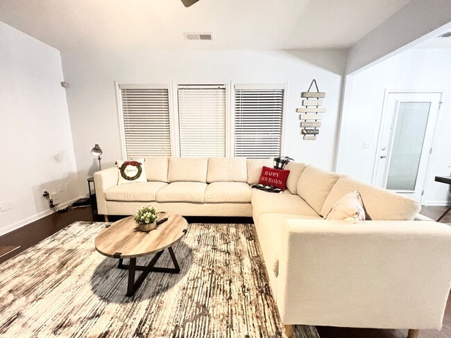 Photo - 6046 Barker Landing NE Unit ID1254396P